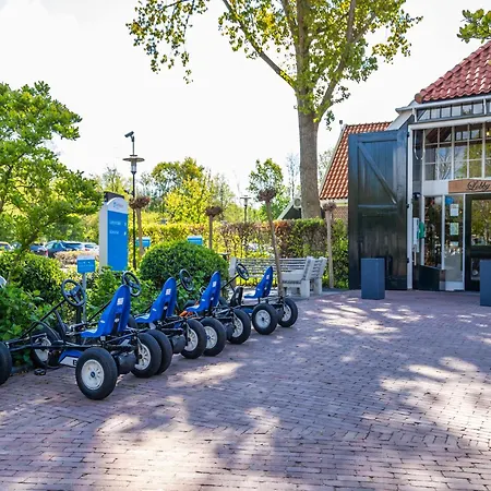 Cozy 25 Km From Amsterdam Chalet Velsen-Zuid